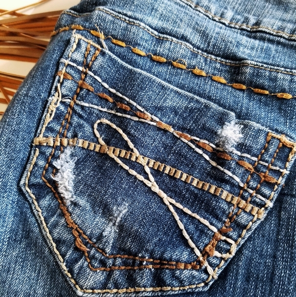 Decree Embroidered Denim Bermuda Style Rolled Jean Shorts | 9 - Picture 5 of 7
